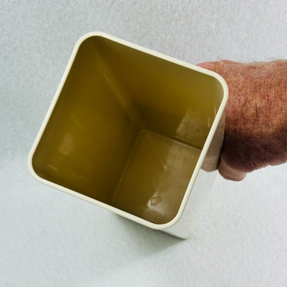 Tupperware Beige Storage Container w/ Lid & Velveeta Cheese Keeper Model 1696-2 - Picture 3 of 10